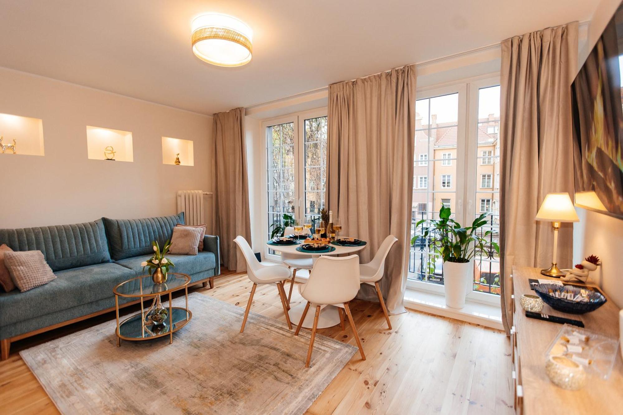 Maya's Flats & 27 - Beautiful On Piwna Street In The Old Town Lägenhet