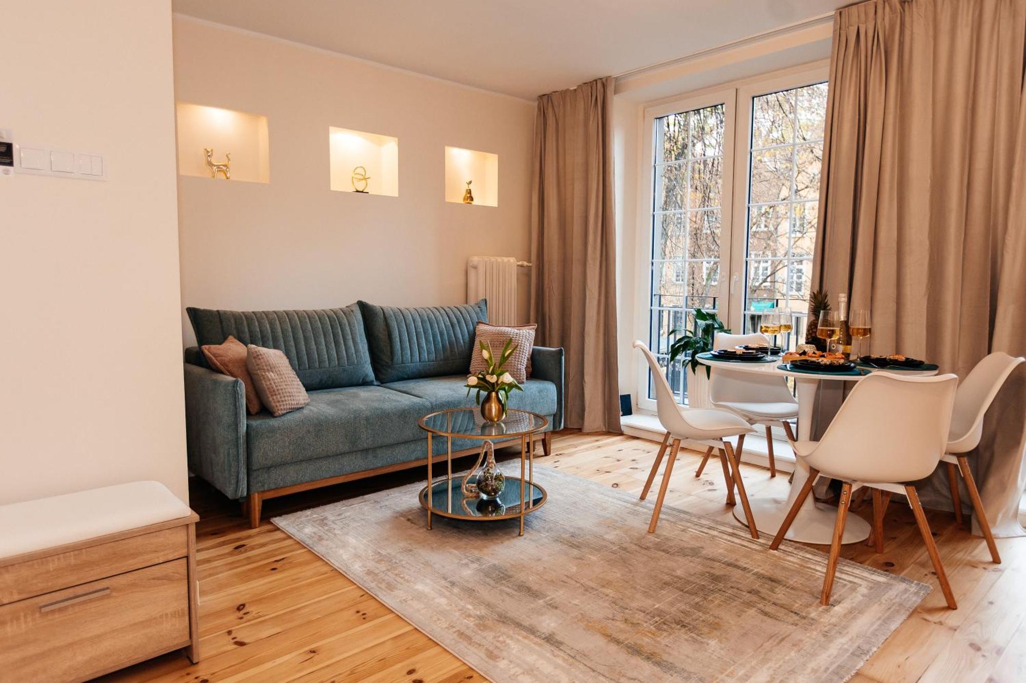 Maya's Flats & 27 - Beautiful On Piwna Street In The Old Town Lägenhet
