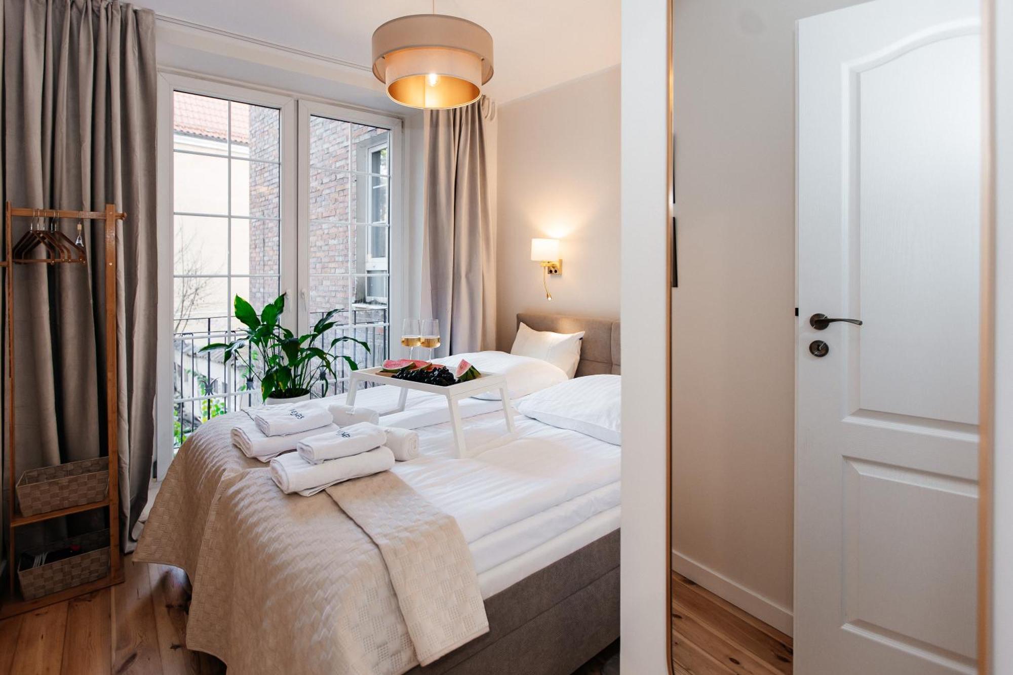 Maya's Flats & 27 - Beautiful On Piwna Street In The Old Town Lägenhet *