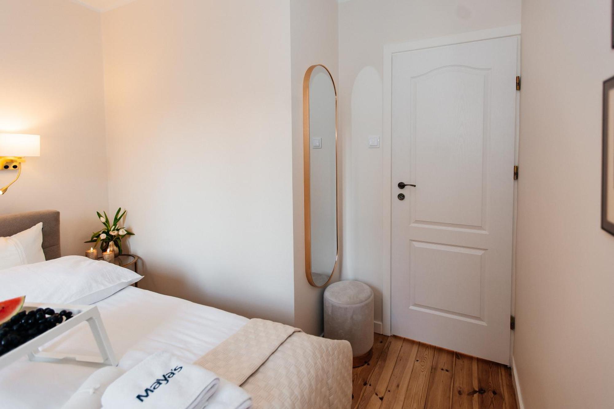 Maya's Flats & 27 - Beautiful On Piwna Street In The Old Town Lägenhet *